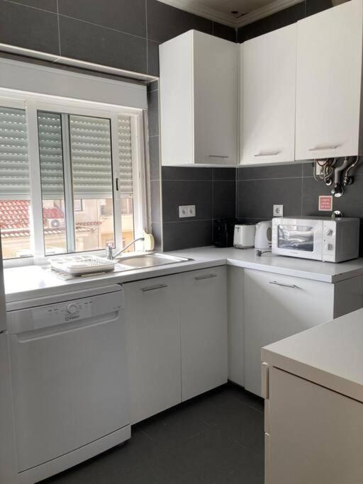 Apartamento Bem Localizado Para Familias & Amigos Daire Lisboa Dış mekan fotoğraf