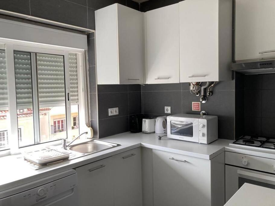 Apartamento Bem Localizado Para Familias & Amigos Daire Lisboa Dış mekan fotoğraf